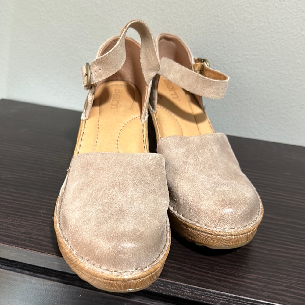 Tan Wedges